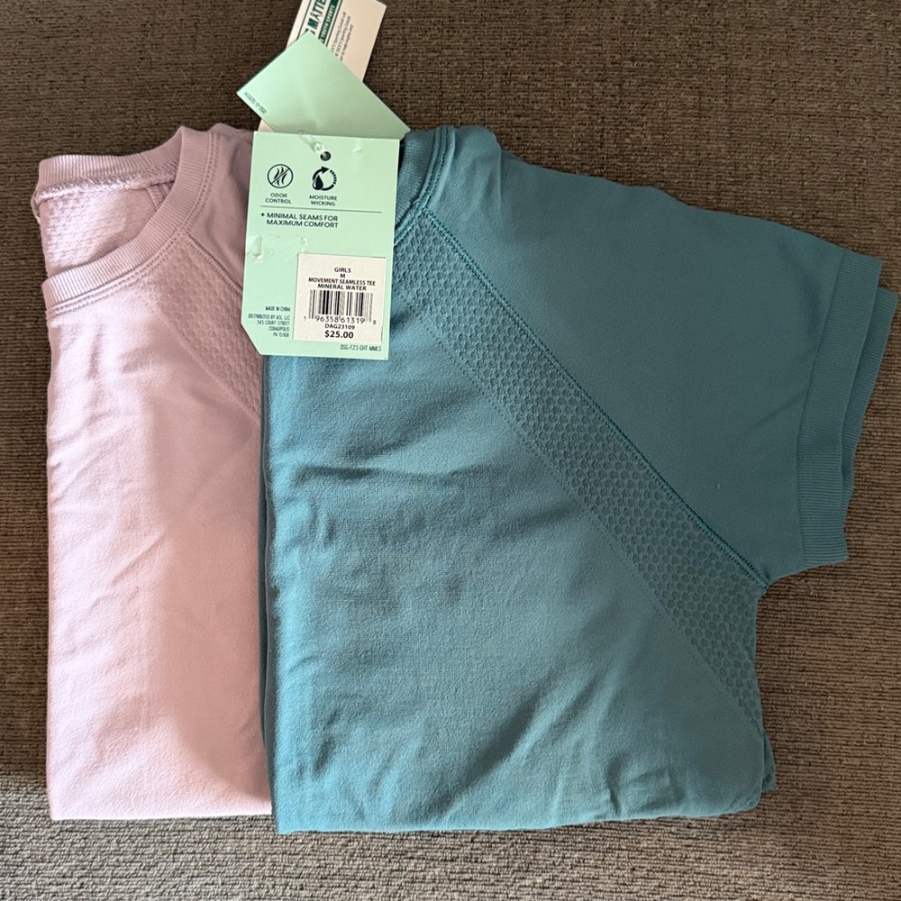 Lot DSG  movement seamless top Teal NWT and Light purple in good used condition